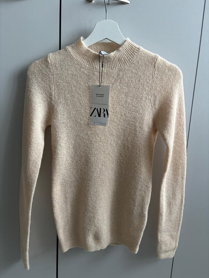 Свитер ZARA новый