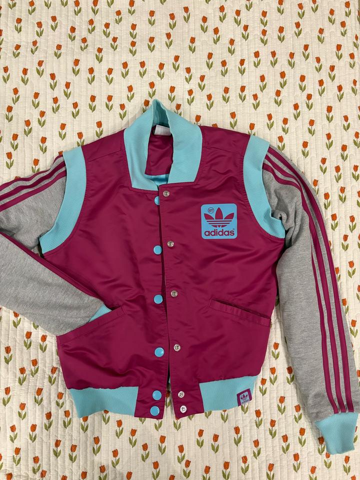 Женский бомбер adidas