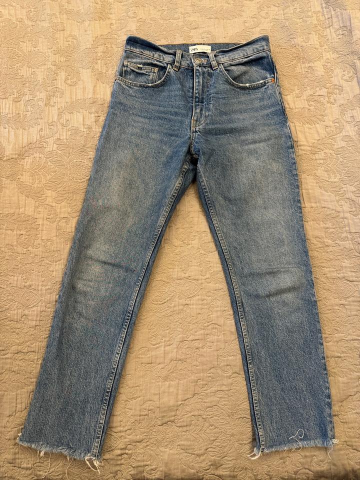 Джинсы Zara