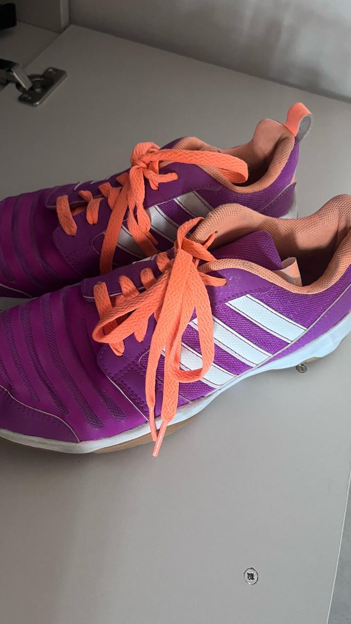Кроссовки adidas
