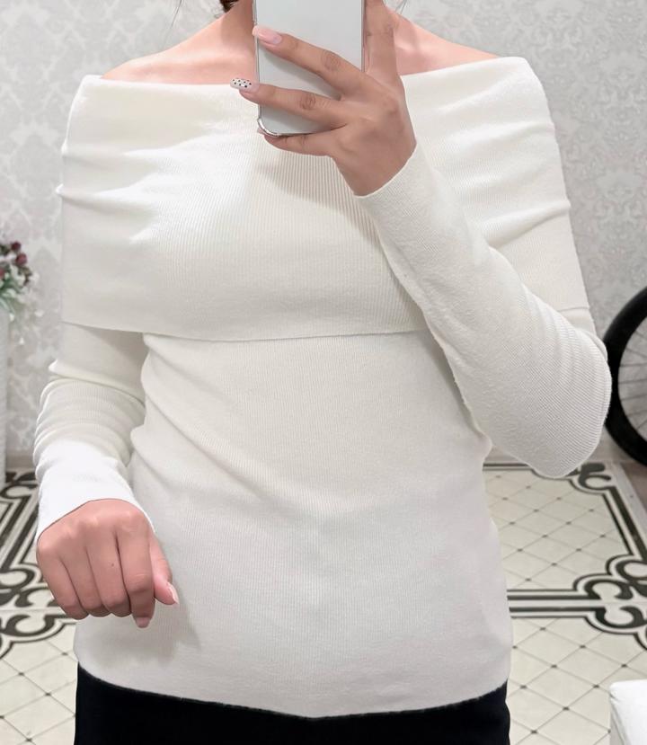 Джемпер с открытыми плечами