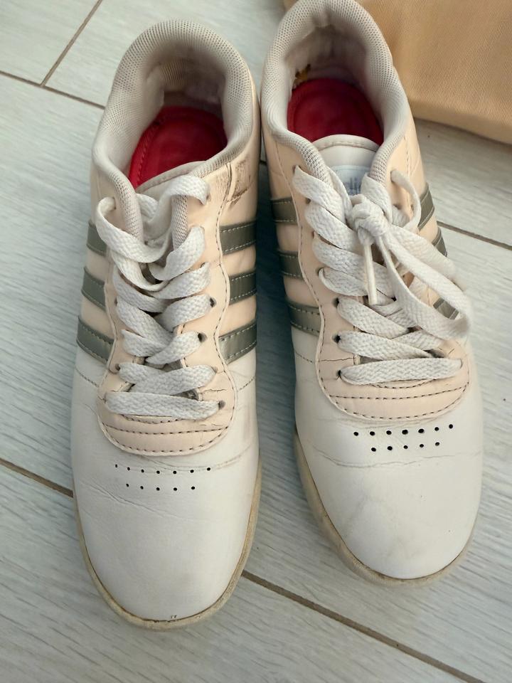 Кроссовки adidas