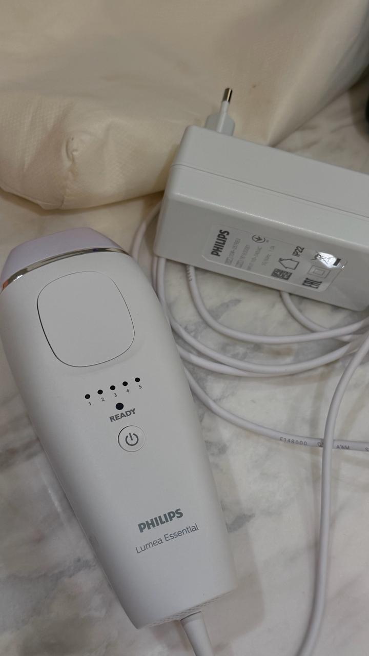 Фотоэпилятор Philips Lumea Essential