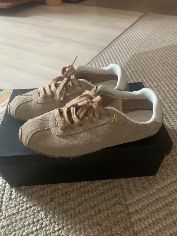 Кроссовки Tommy Hilfiger