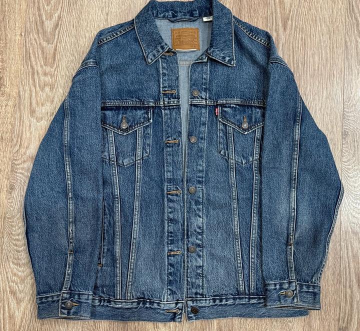 Levi's