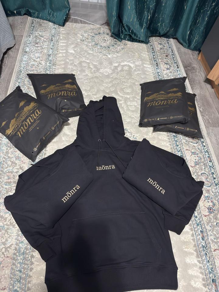 Худи Monra