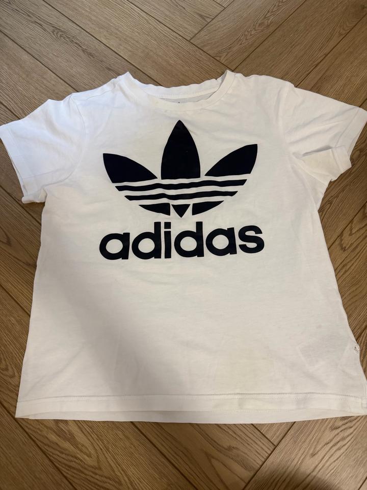 Футболка adidas