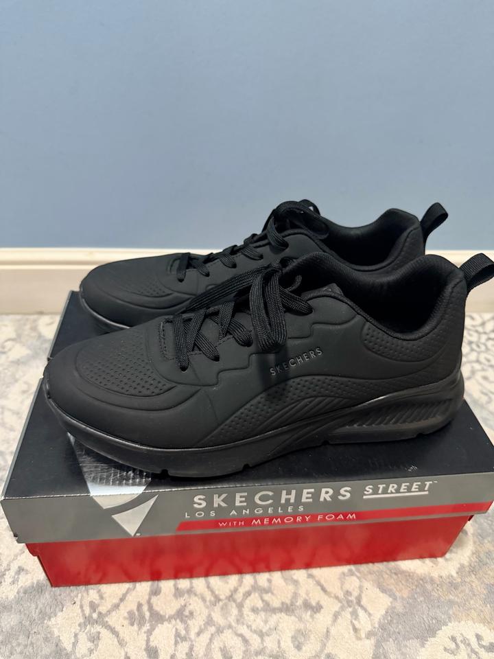 Skechers