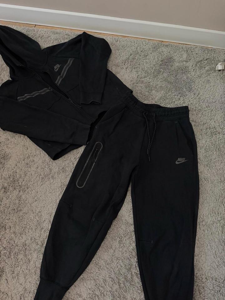 Спортивный костюм Nike