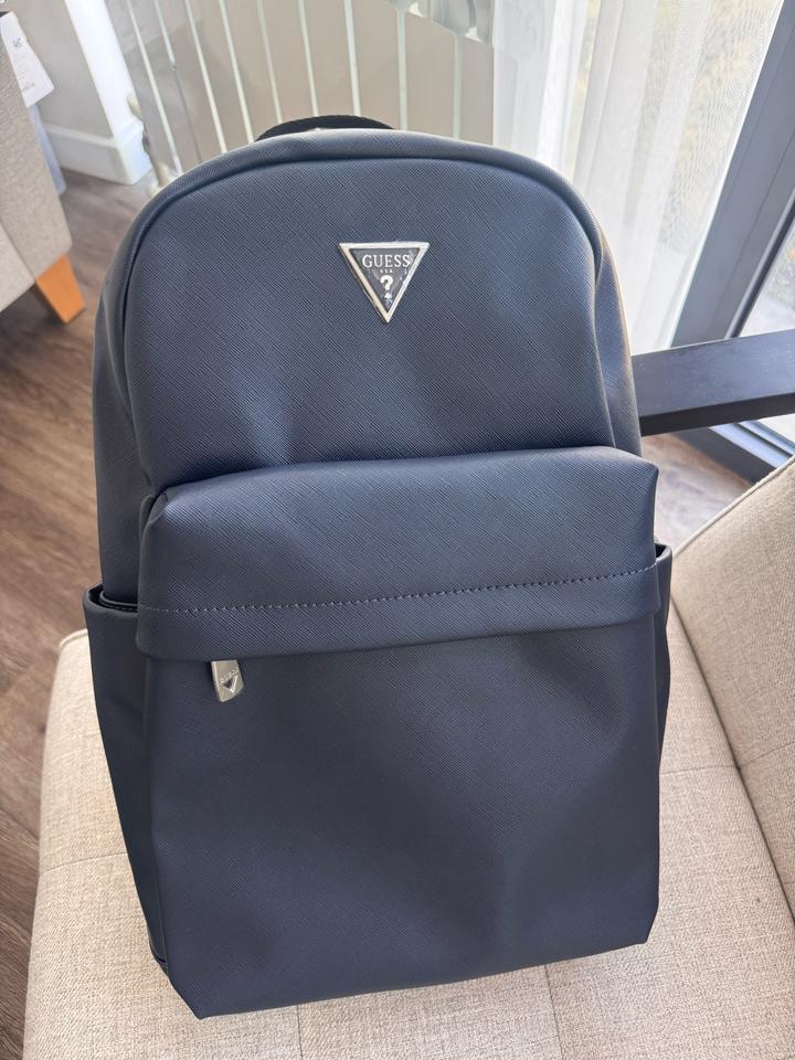 Рюкзак Guess