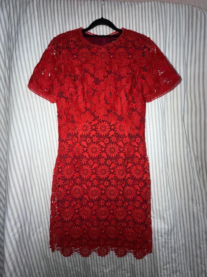 Кружевное платье Karen Millen
