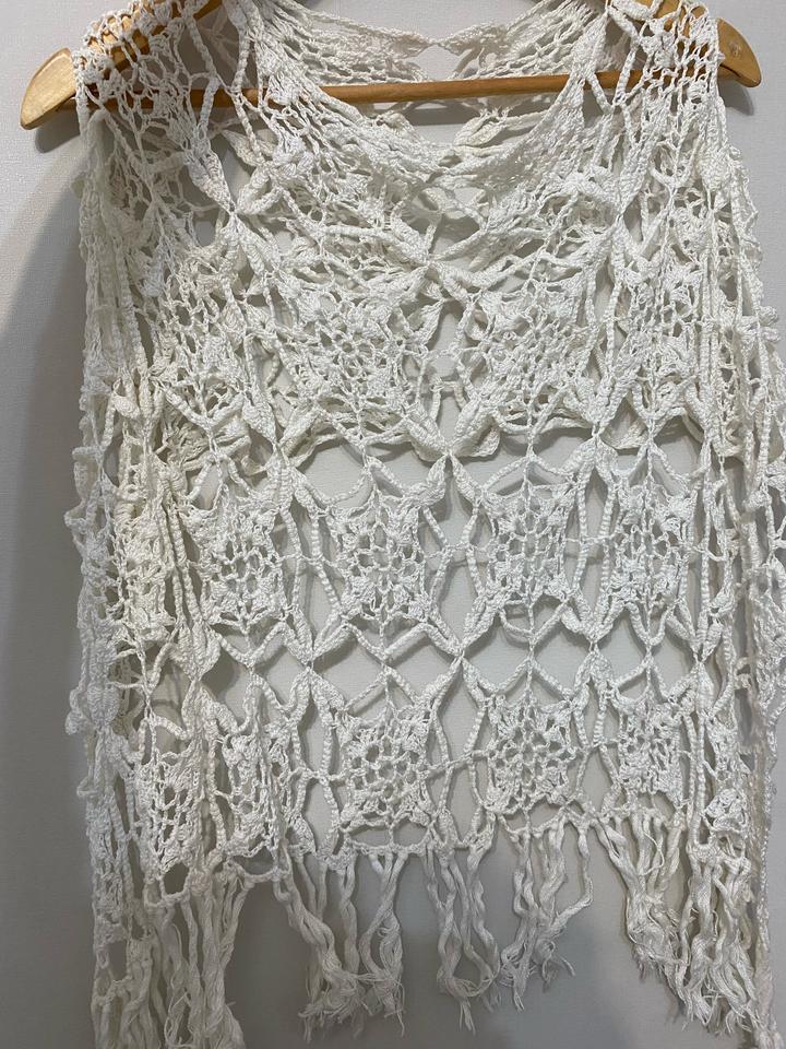 Handmade (ручная работа) Вязаный белый жилет с бахромой handmade