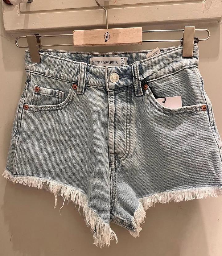 Джинсовые шорты Stradivarius