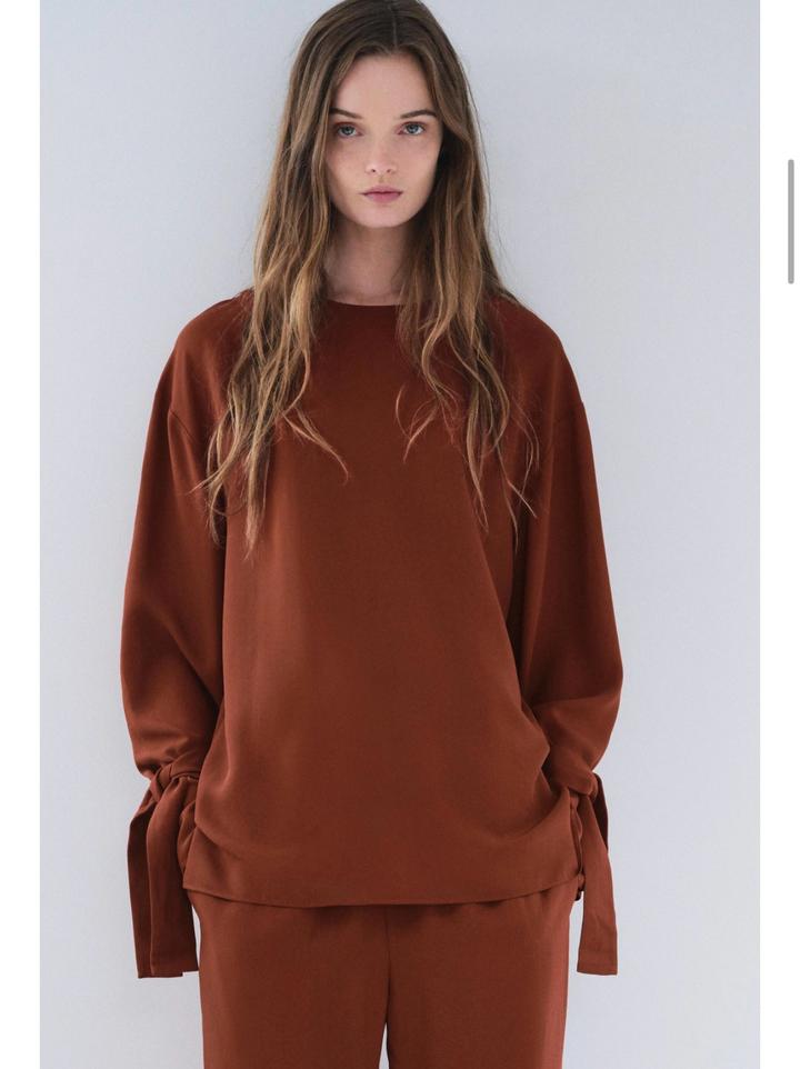 Блуза с завязками на рукавах Zara