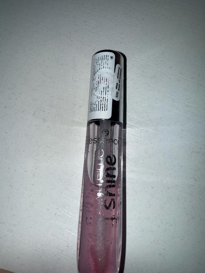 Блеск для губ essence extreme shine