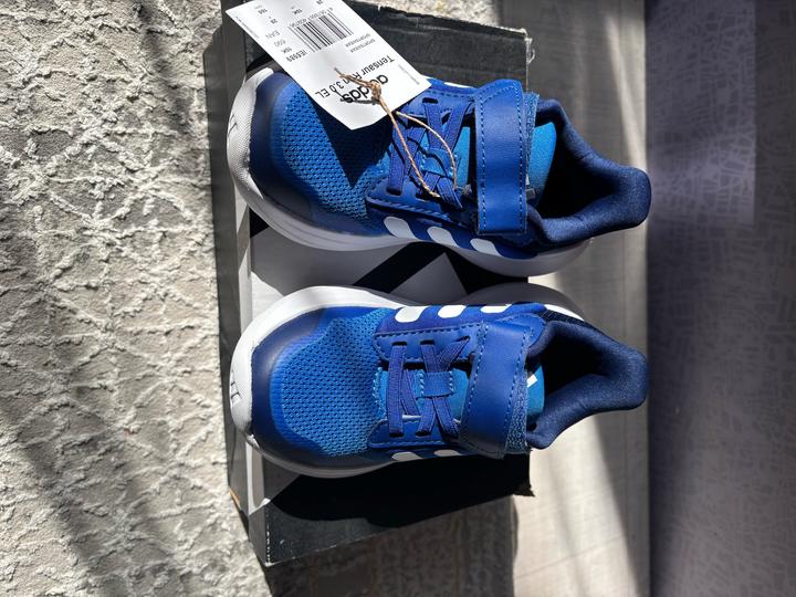 Кроссовки adidas