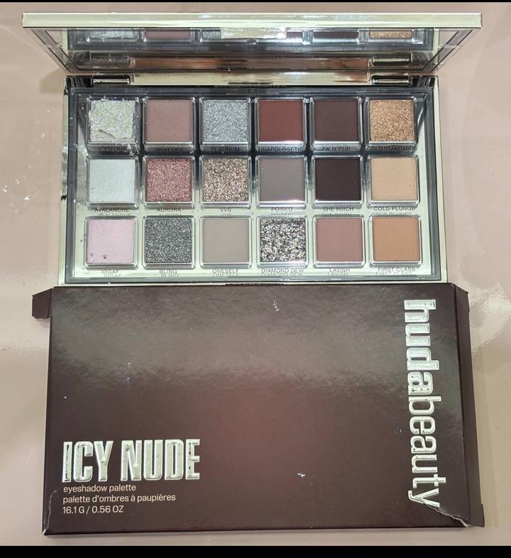 Палетка теней Huda Beauty Icy Nude