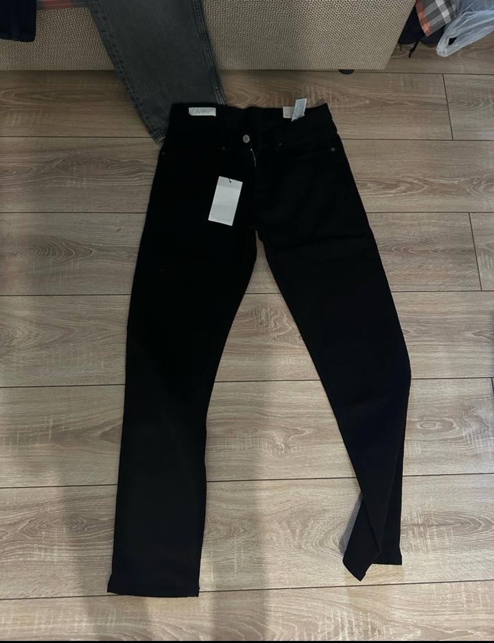 Черные джинсы Zara