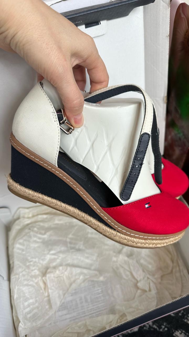 Tommy Hilfiger