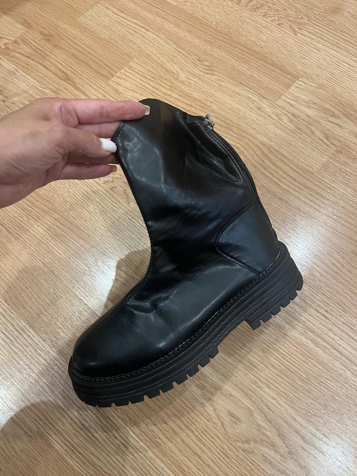 Женские ботинки