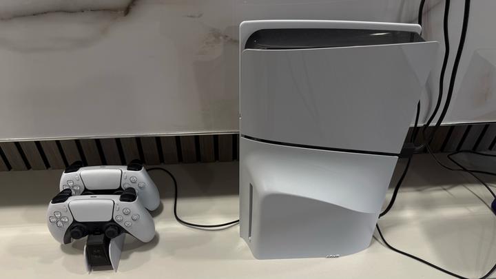 Игровая приставка Sony PlayStation 5 Slim 1TB + 2 геймпада