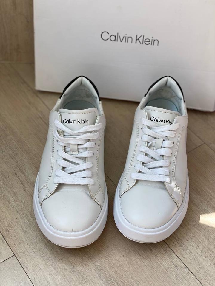 Calvin KleinРазмер 40Натуральная кожа