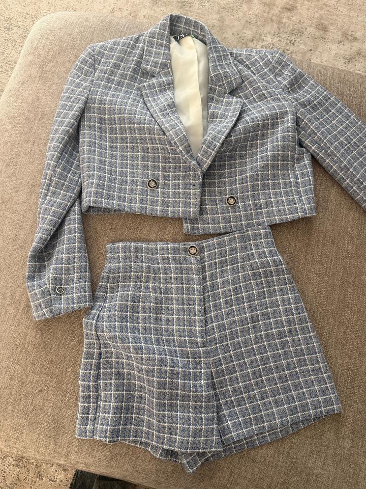 Двойка ZARA из твида с шортами и укороченным жакетом