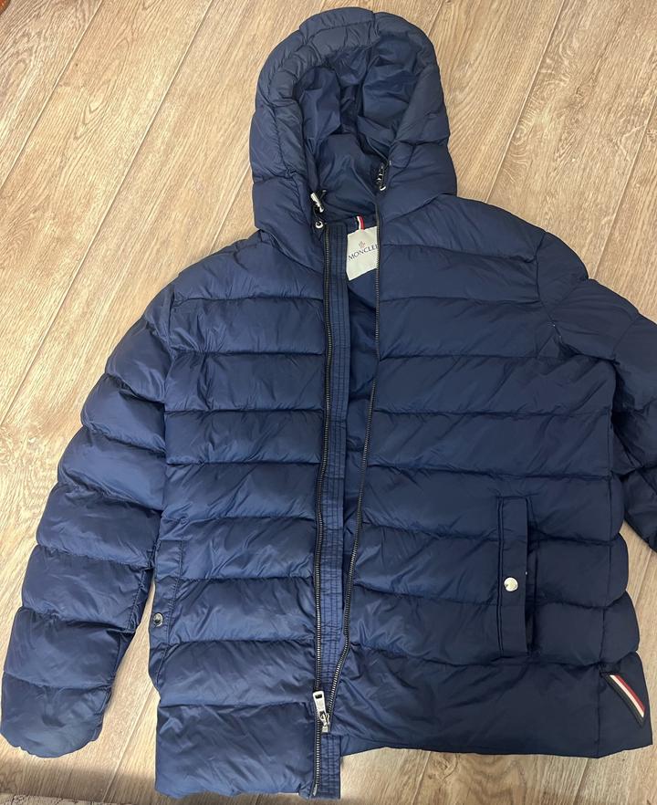 Пуховик Moncler