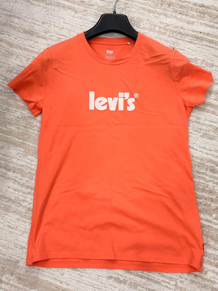 Футболка Levi's