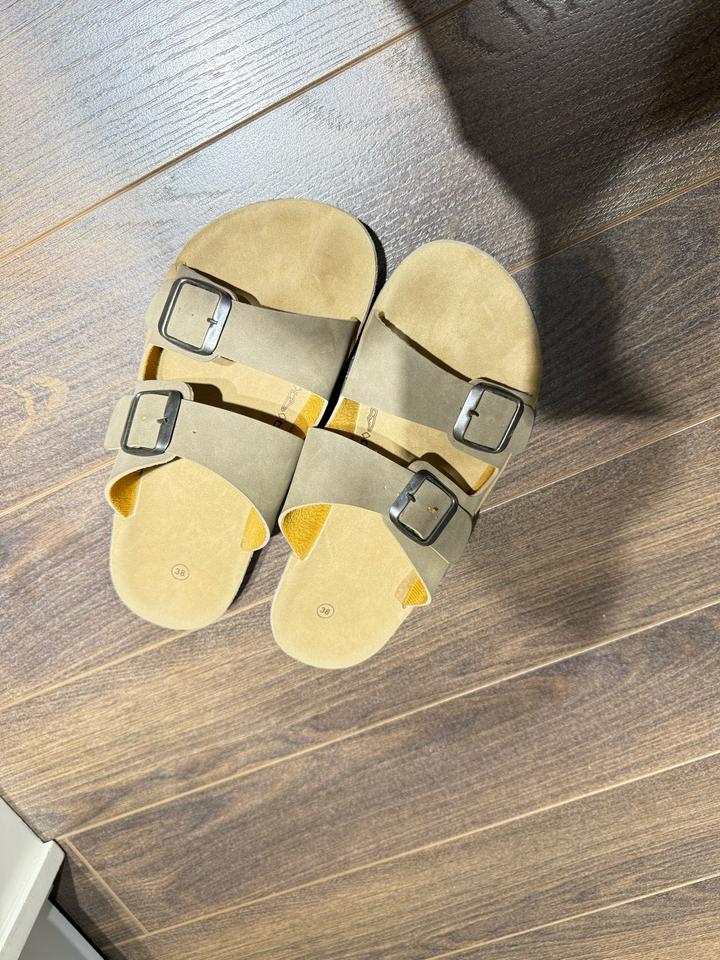 LC Waikiki Женские сандалии с пряжками LCW