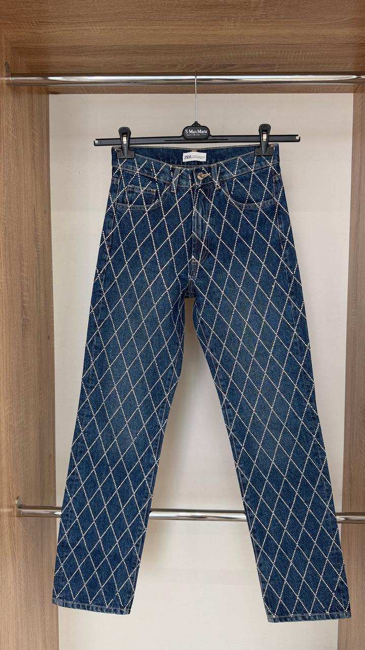 джинсы Zara в стразах