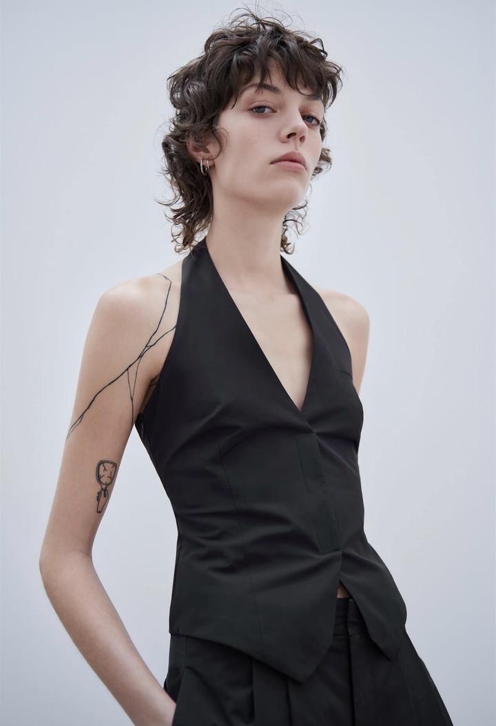Zara Топ из смесового нейлона с открытой спиной. Покупала за 17990 тг