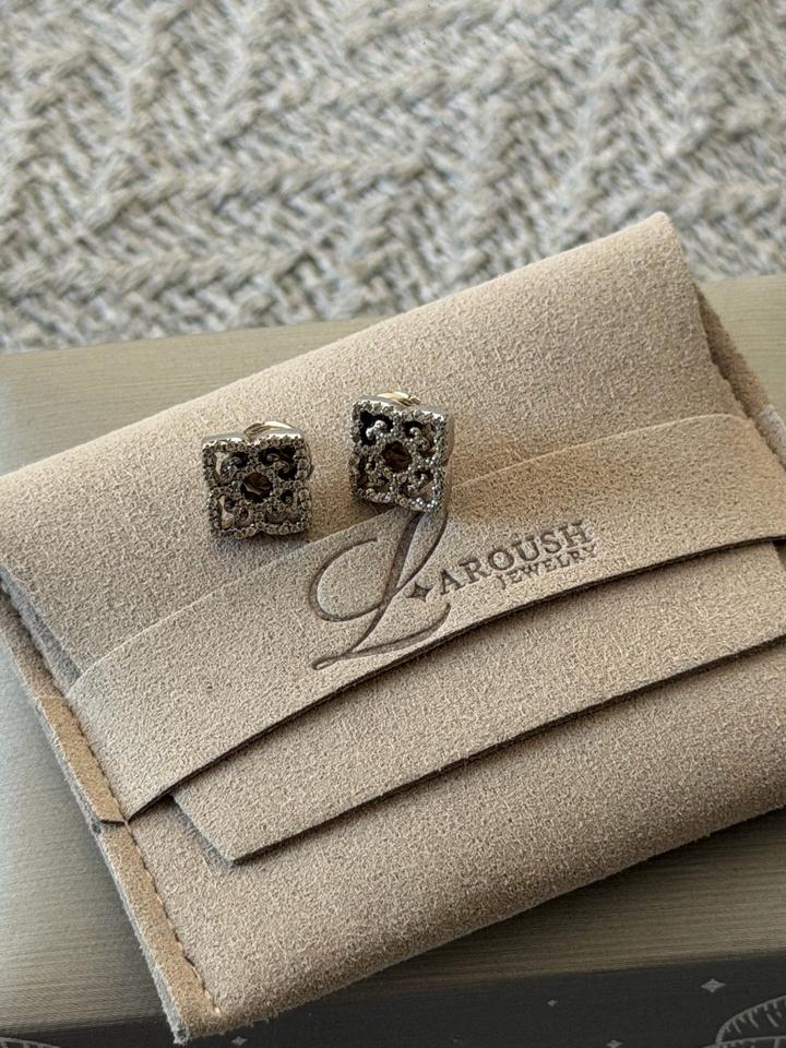 Серьги гвоздики Laroush Jewelry Классик