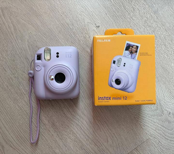 Instax 12