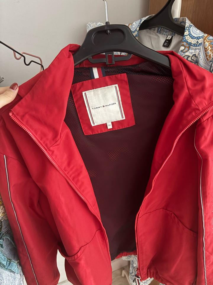 Ветровка Tommy Hilfiger XS