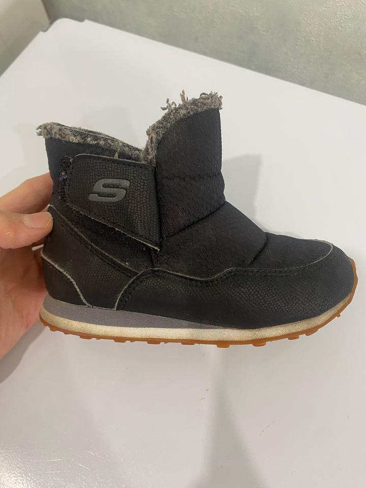Skechers