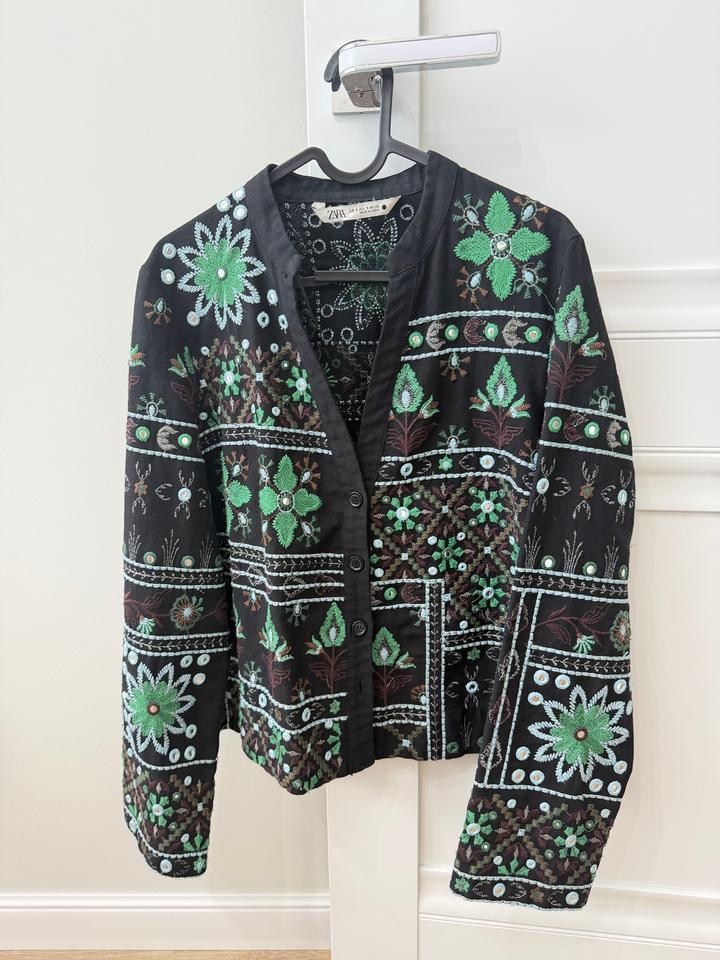 Жакет ZARA с вышивкой