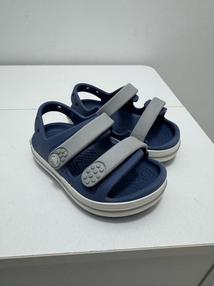 Сандалии Crocs