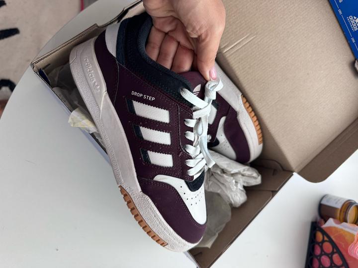 Кроссовки adidas Drop Step
