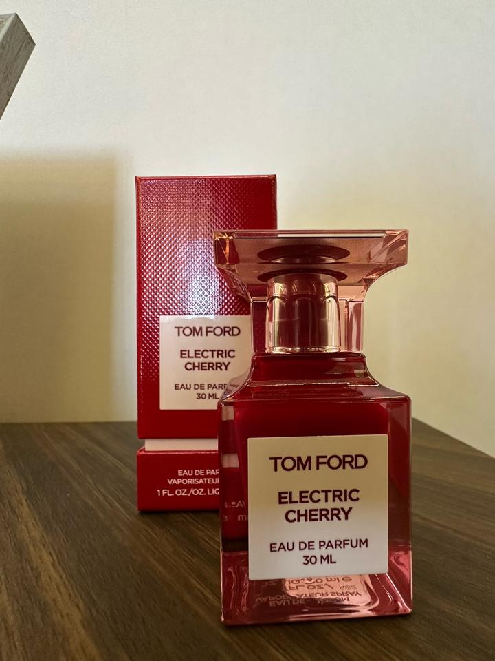 Парфюмерная вода TOM FORD Electric Cherry 30 мл