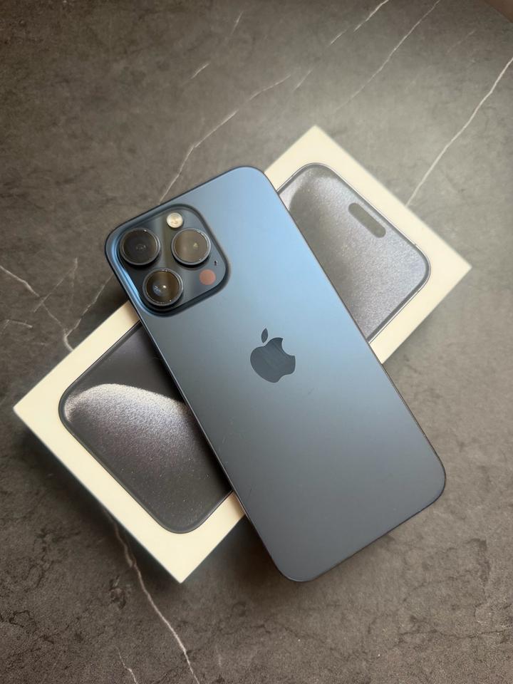 Смартфон Apple iPhone 15 Pro Max 1Tb.