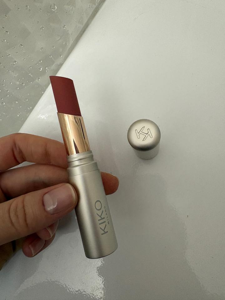 Помада KIKO MILANO Hydra Shiny Lip Stylo 04