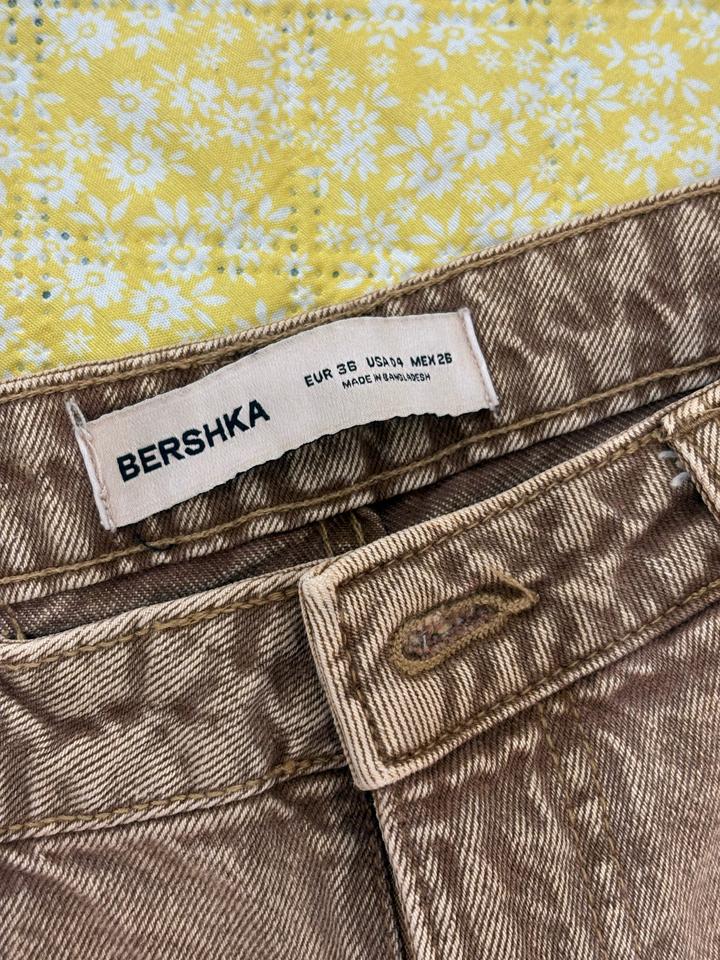 Джинсы Bershka