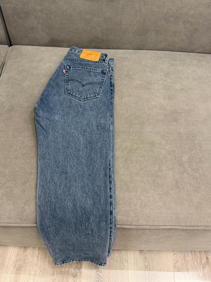 Levi's