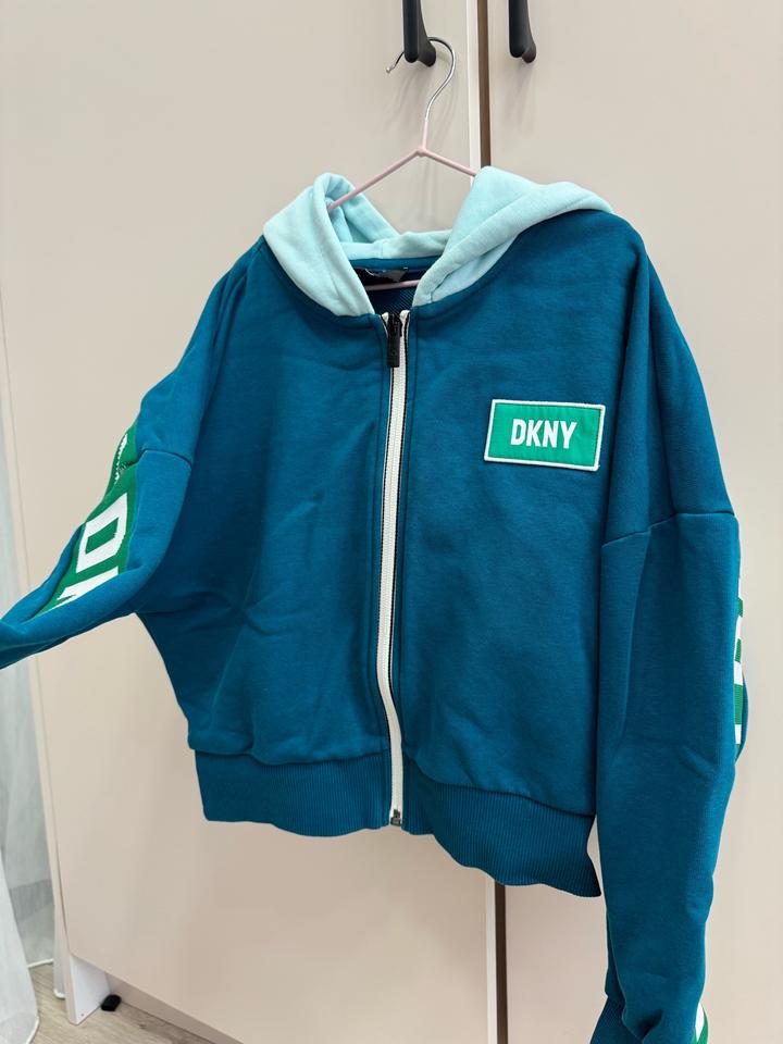DKNY