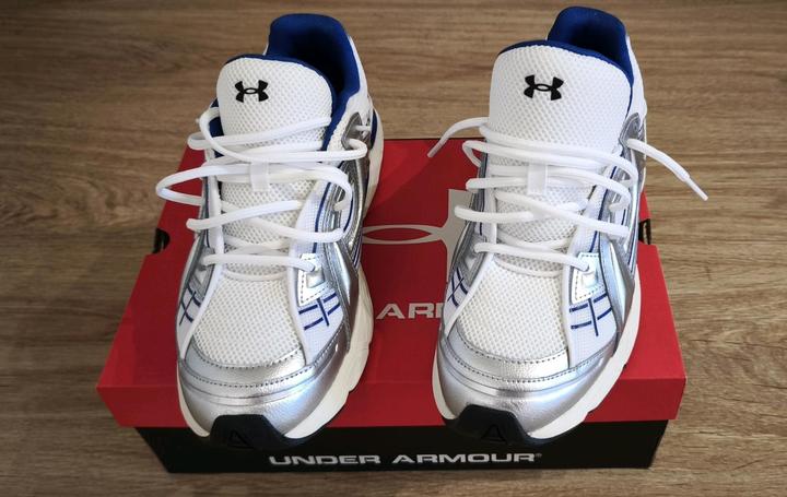Кроссовки Under Armour Sola