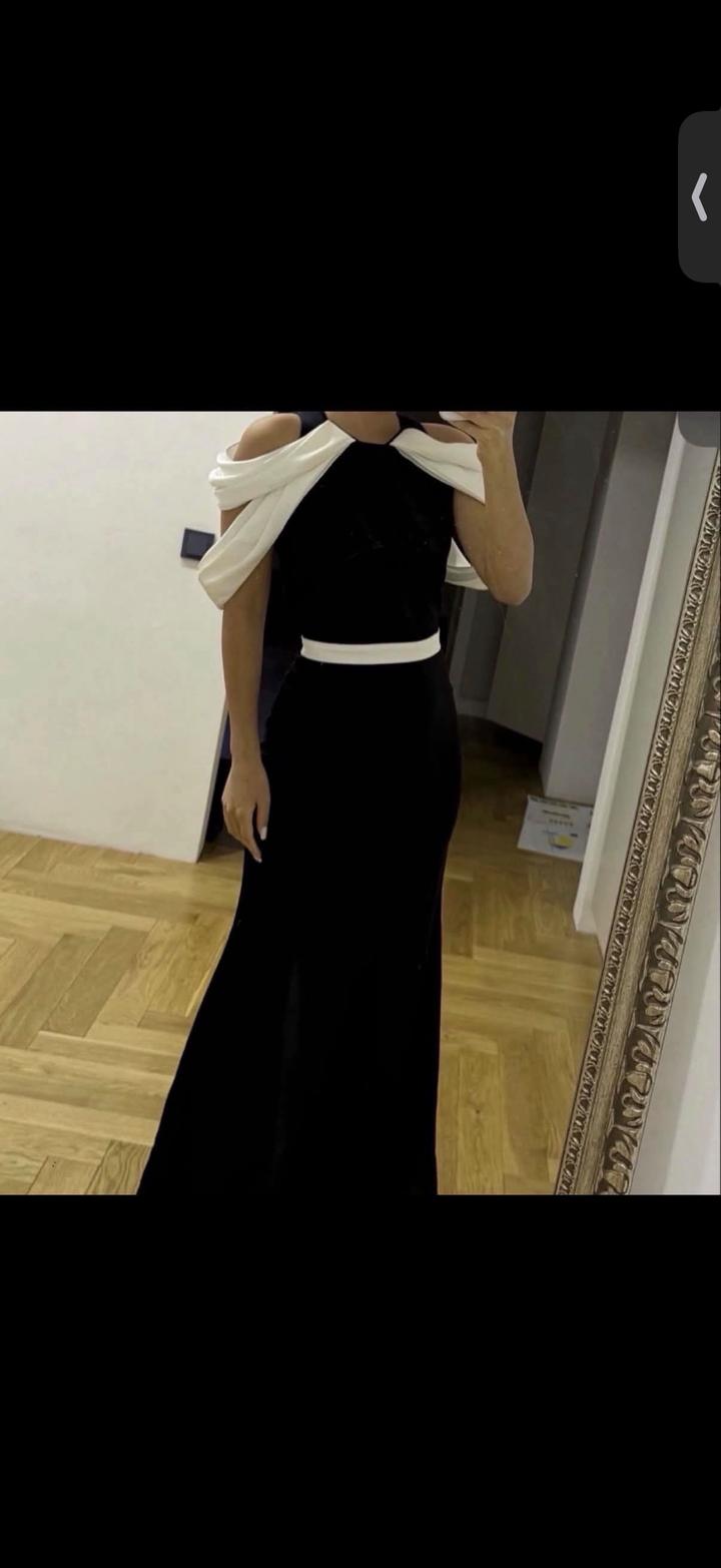 Malli Длинное вечернее платье с открытыми плечами
