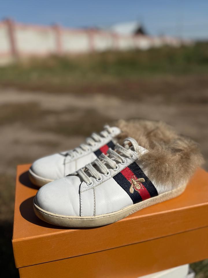 кеды Gucci с мехом и полосой
