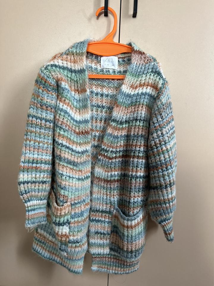 Кардиган Zara в полоску для девочки 8-9 лет
