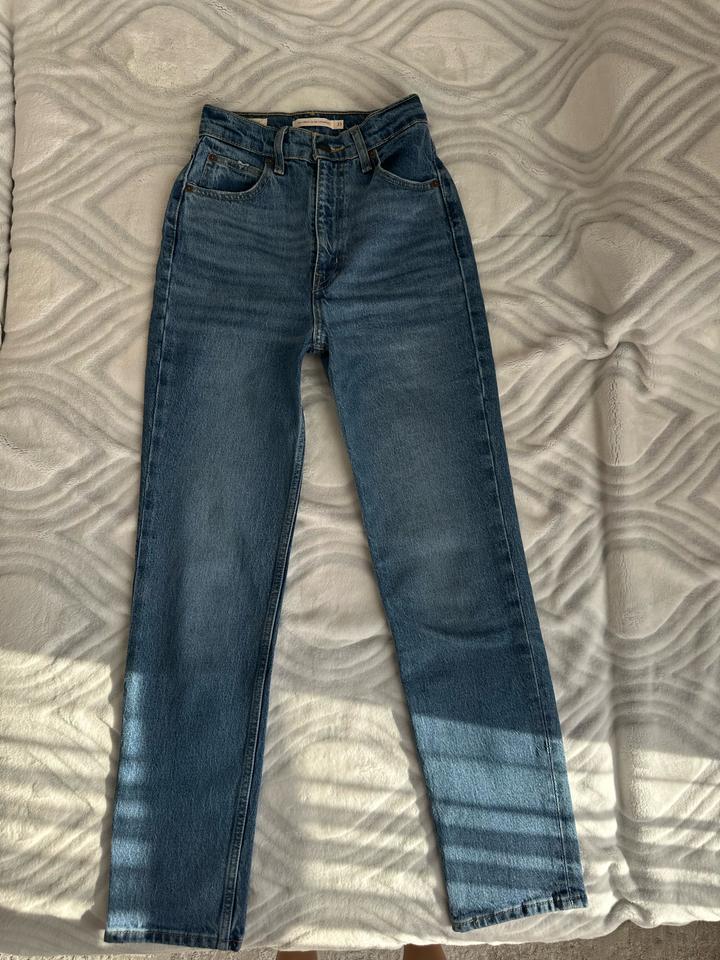 Levi's